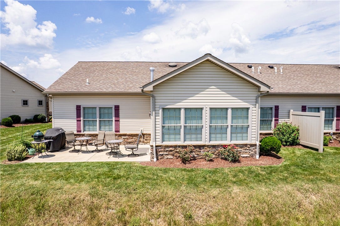 1317 Lynchfield Ln, Greensburg, PA 15601