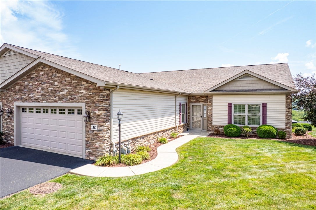 1317 Lynchfield Ln, Greensburg, PA 15601