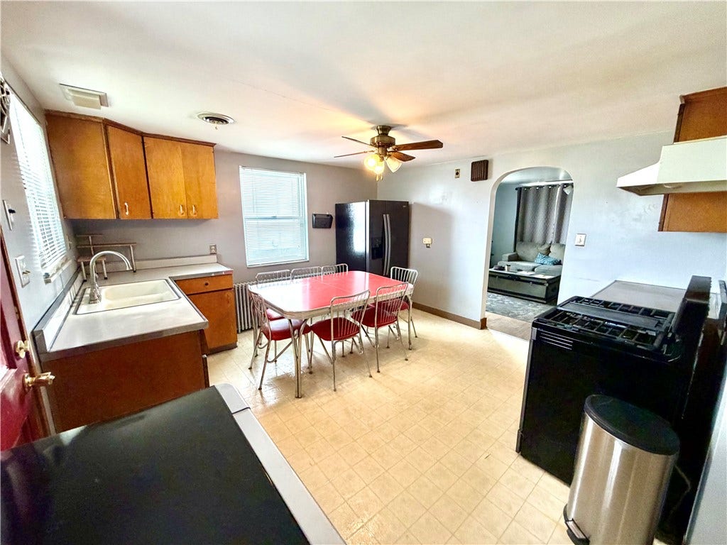 1412 W Crawford Ave, Connellsville, PA 15425