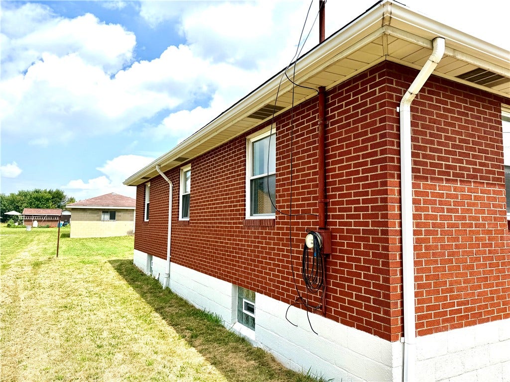 1412 W Crawford Ave, Connellsville, PA 15425