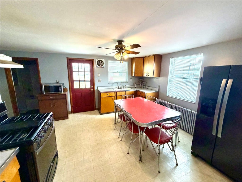 1412 W Crawford Ave, Connellsville, PA 15425