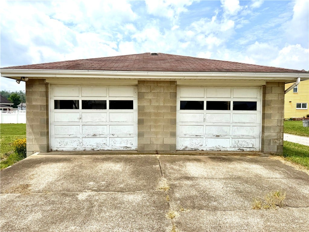 1412 W Crawford Ave, Connellsville, PA 15425