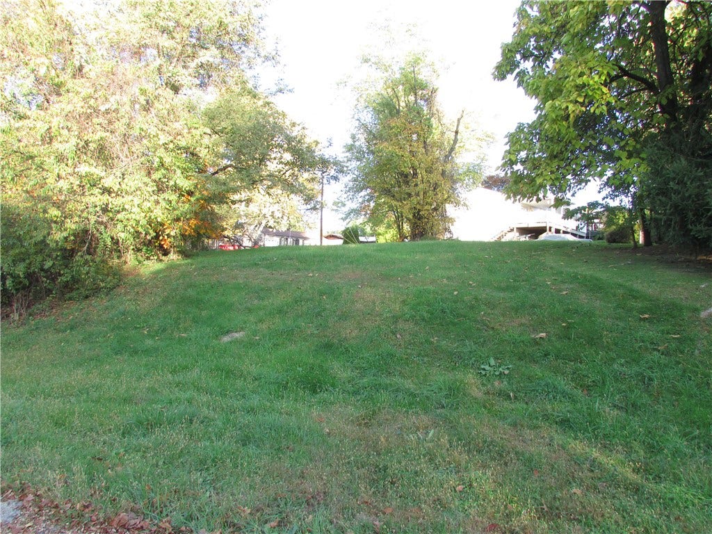 301 Oak Ave., Elizabeth Township 15037