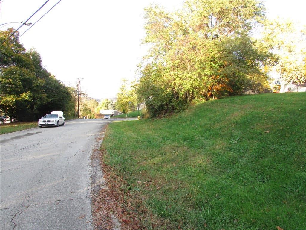 301 OAK AVENUE, Elizabeth, PA 15037