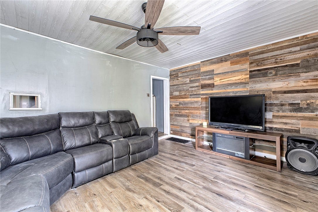 218 N 4th Street, Jeannette, PA 15644