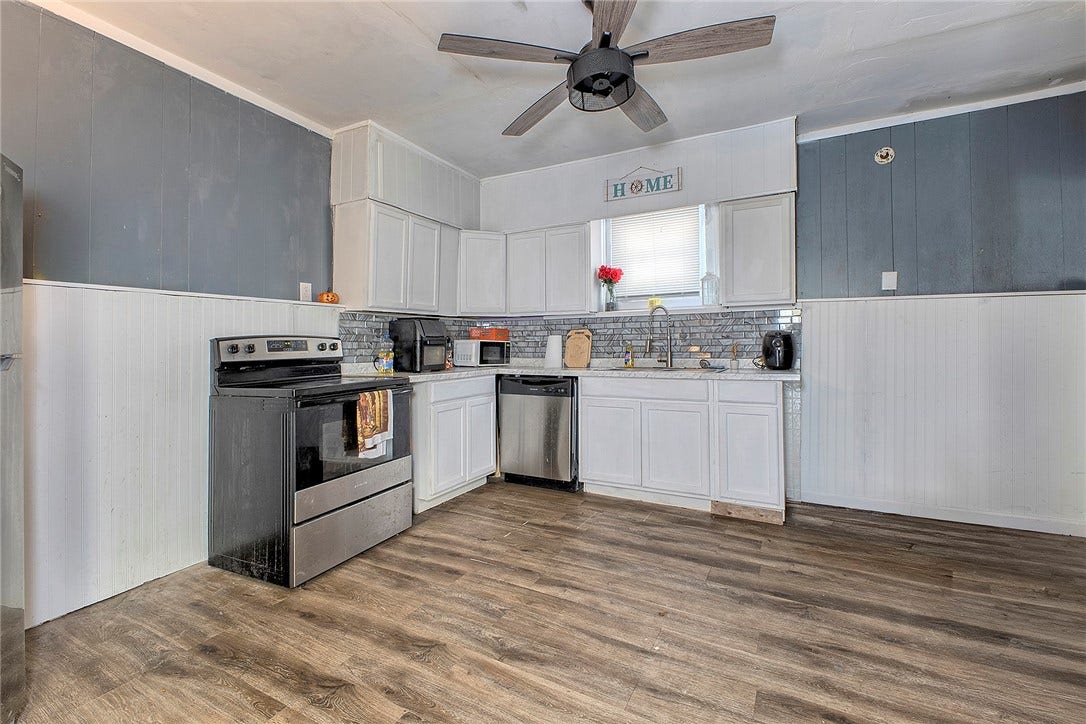 218 N 4th Street, Jeannette, PA 15644