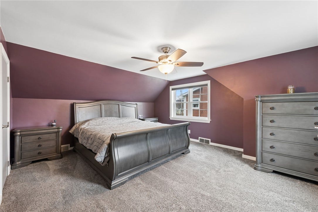 1521 Woodlawn Dr, Latrobe, PA 15650