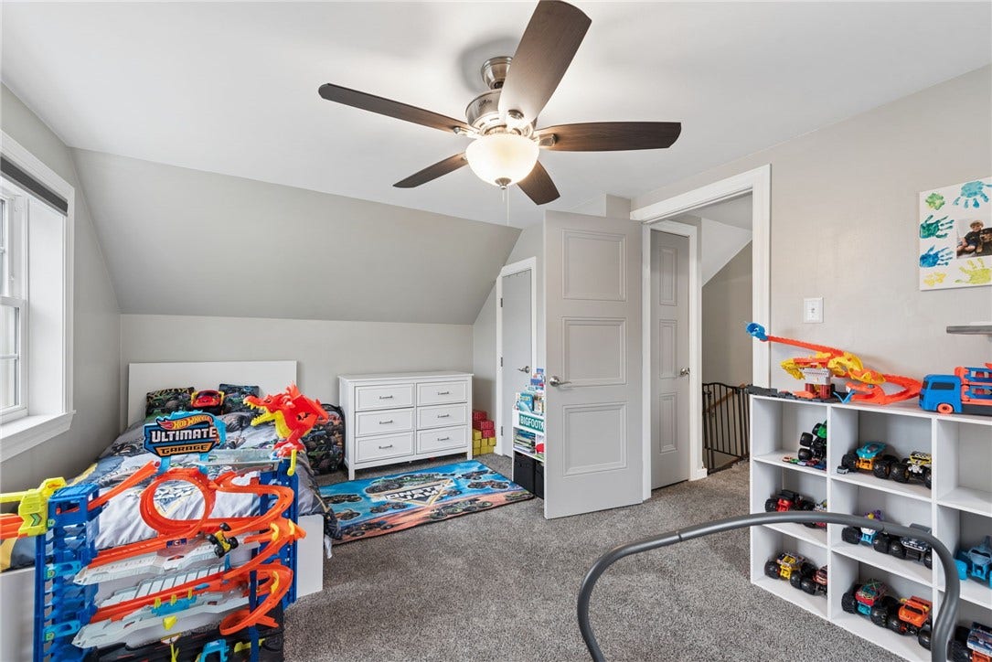 1521 Woodlawn Dr, Latrobe, PA 15650
