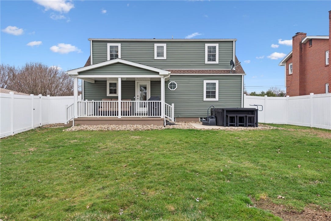 1521 Woodlawn Dr, Latrobe, PA 15650