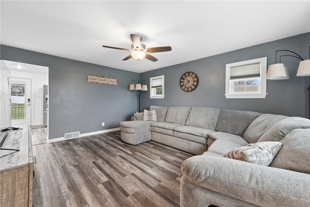 1521 Woodlawn Dr, Latrobe, PA 15650