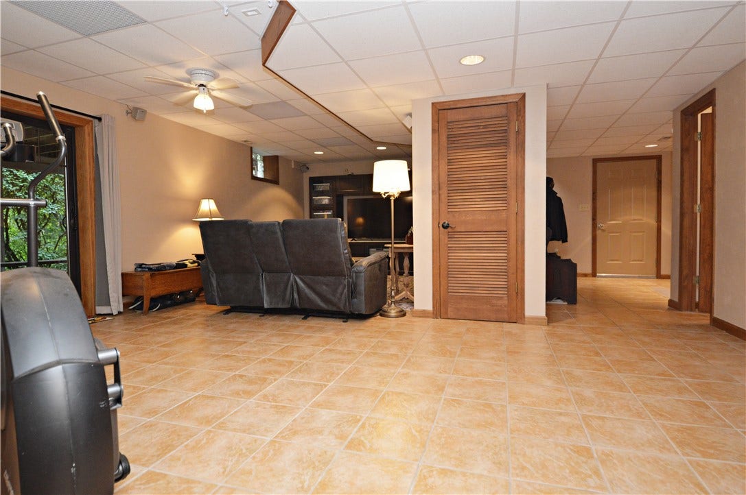 516 Donatello, Irwin, PA 15642