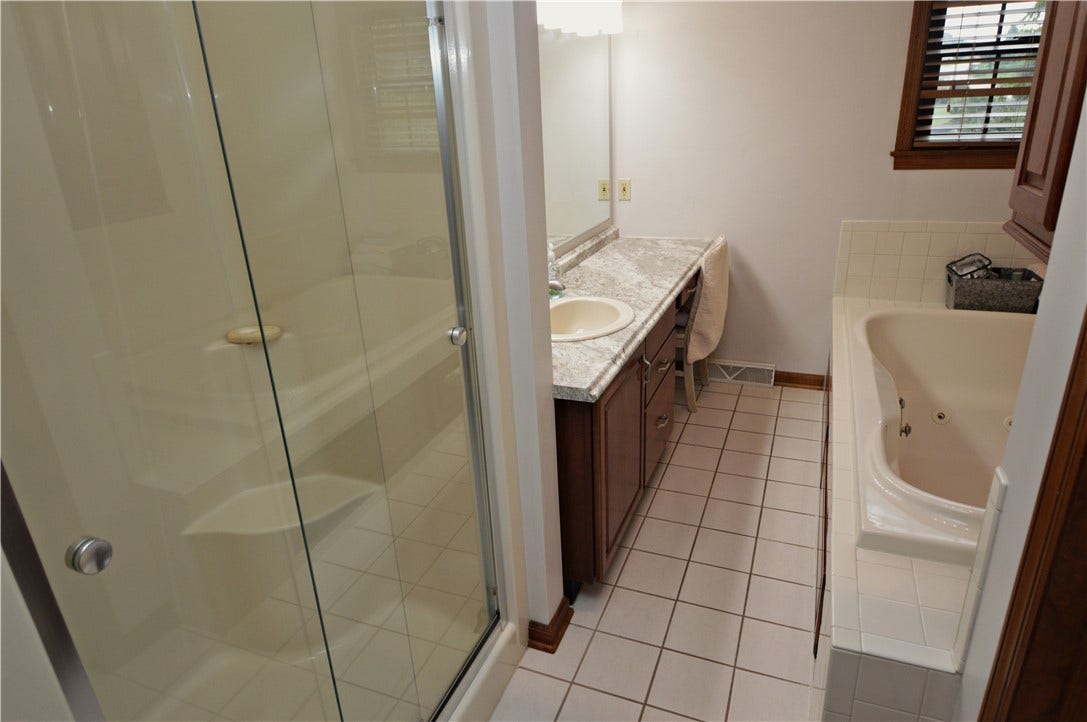 516 Donatello, Irwin, PA 15642 516 Donatello, Irwin, PA 15642