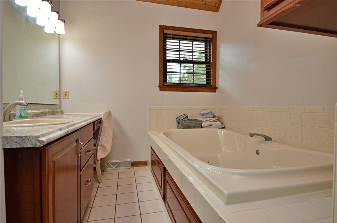 516 Donatello, Irwin, PA 15642 516 Donatello, Irwin, PA 15642