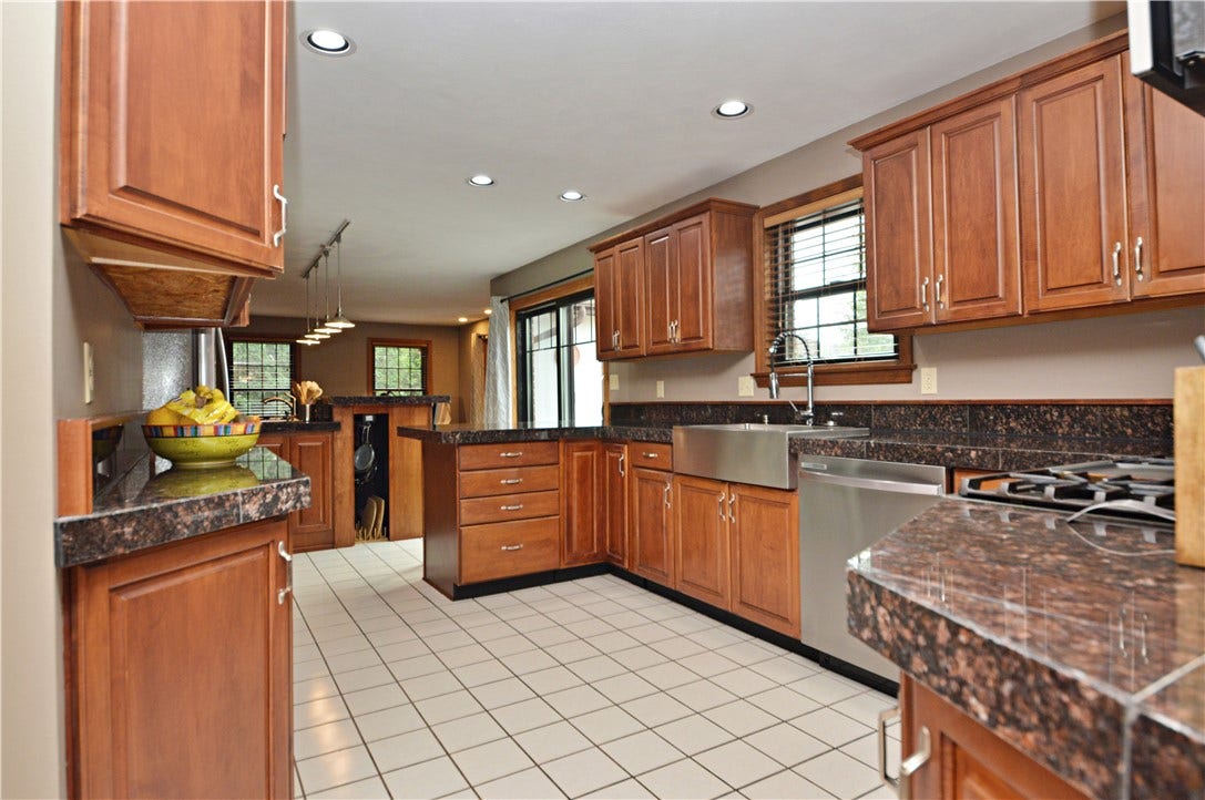 516 Donatello, Irwin, PA 15642