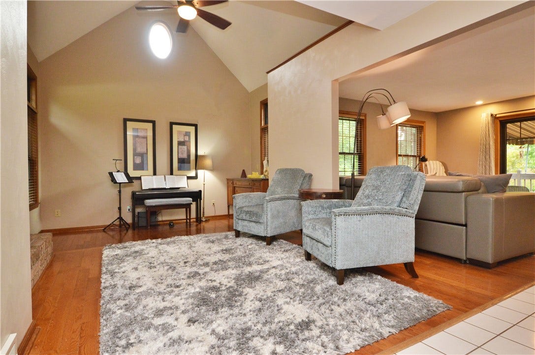 516 Donatello, Irwin, PA 15642 516 Donatello, Irwin, PA 15642