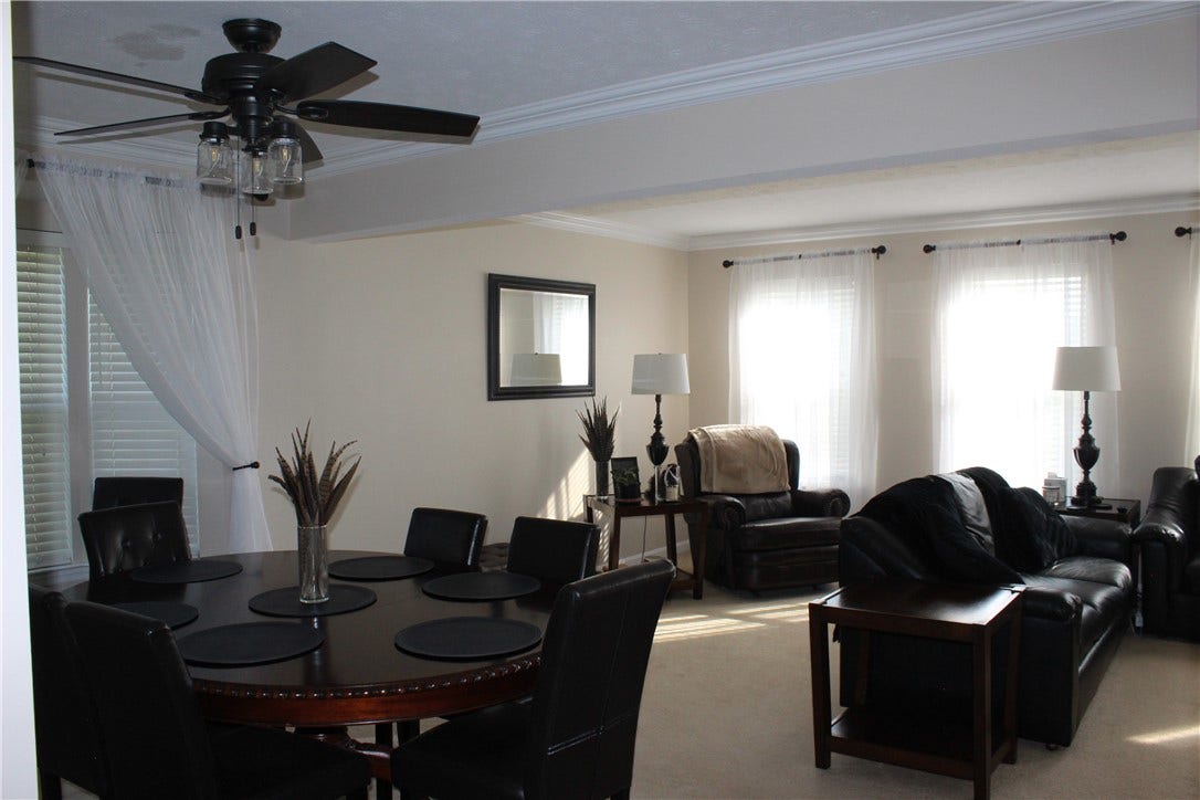 2011 Trail Side Ct, Jeannette, PA 15644