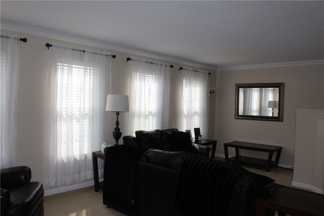 2011 Trail Side Ct, Jeannette, PA 15644