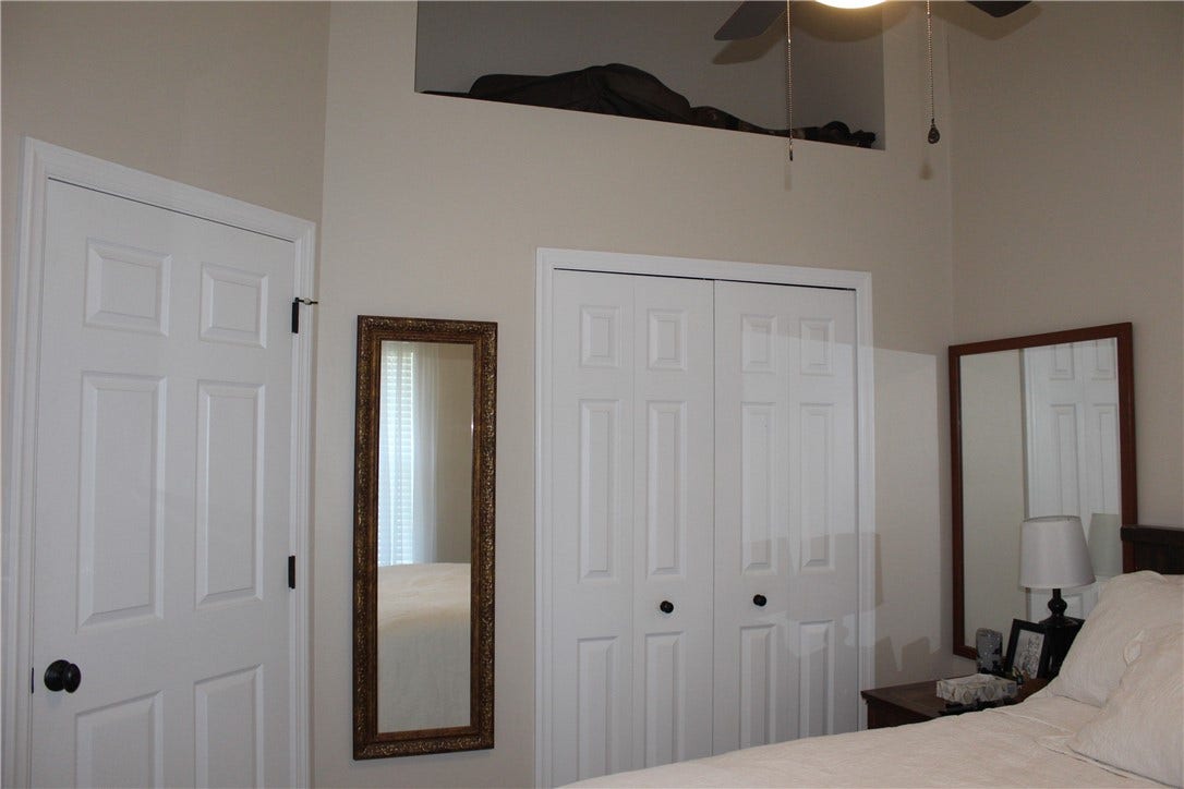 2011 Trail Side Ct, Jeannette, PA 15644