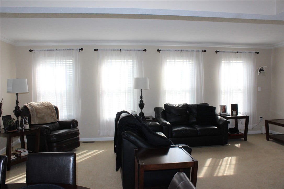 2011 Trail Side Ct, Jeannette, PA 15644