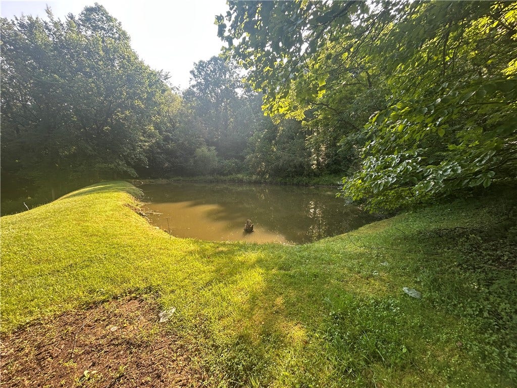 328 Adelaide Rd, Connellsville, PA 15425