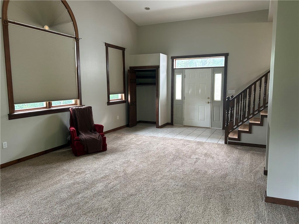 328 Adelaide Rd, Connellsville, PA 15425