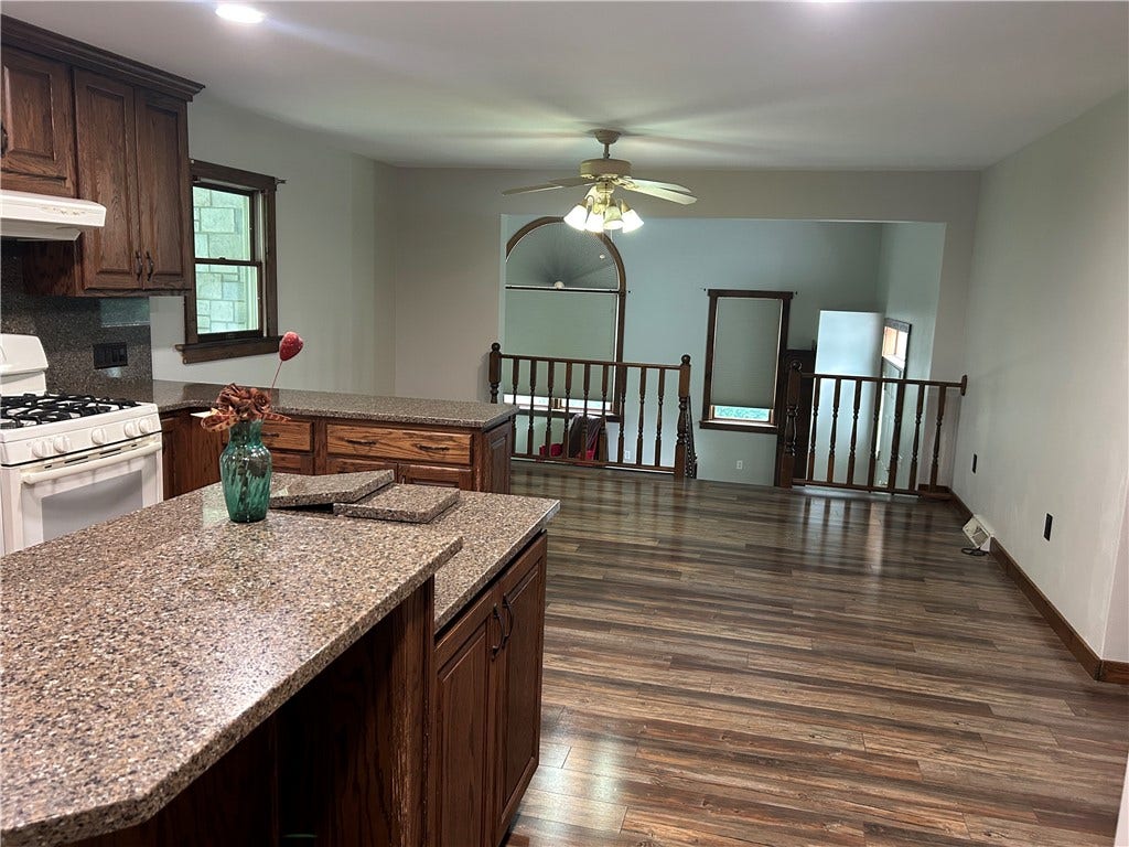 328 Adelaide Rd, Connellsville, PA 15425