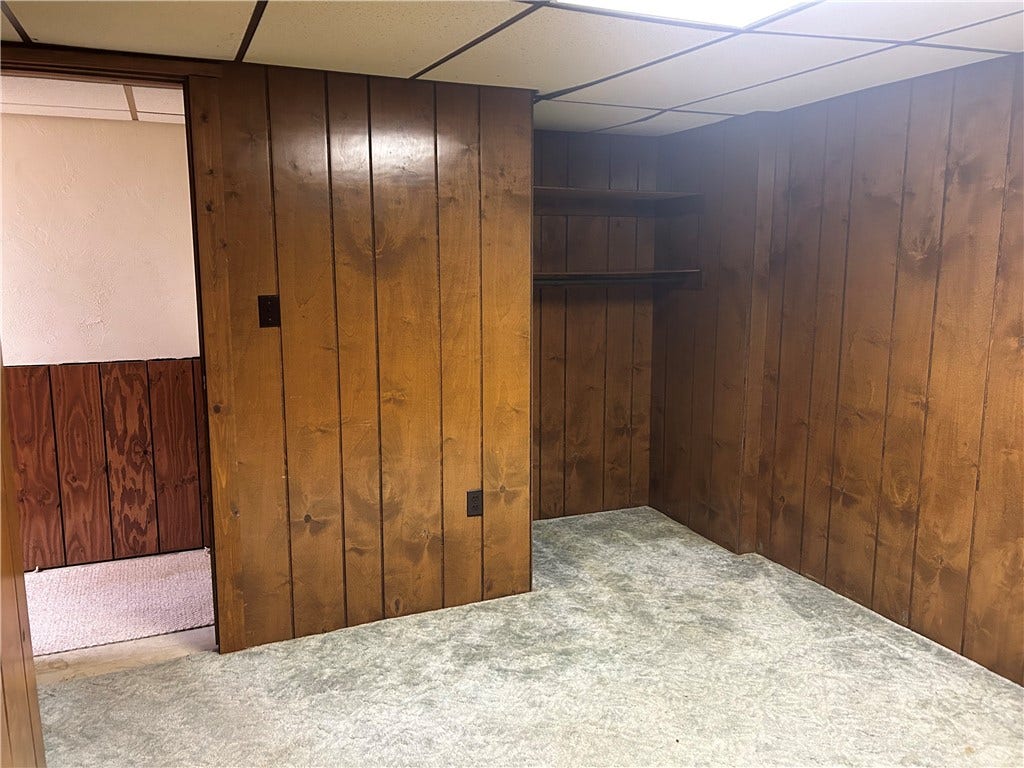 328 Adelaide Rd, Connellsville, PA 15425