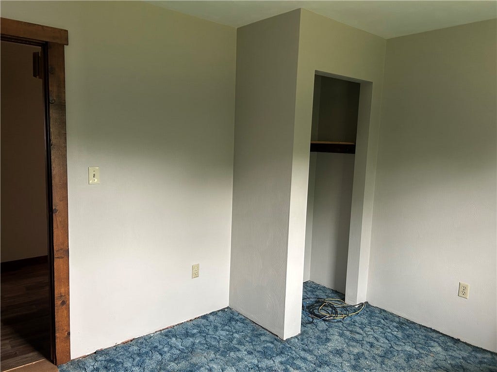 328 Adelaide Rd, Connellsville, PA 15425
