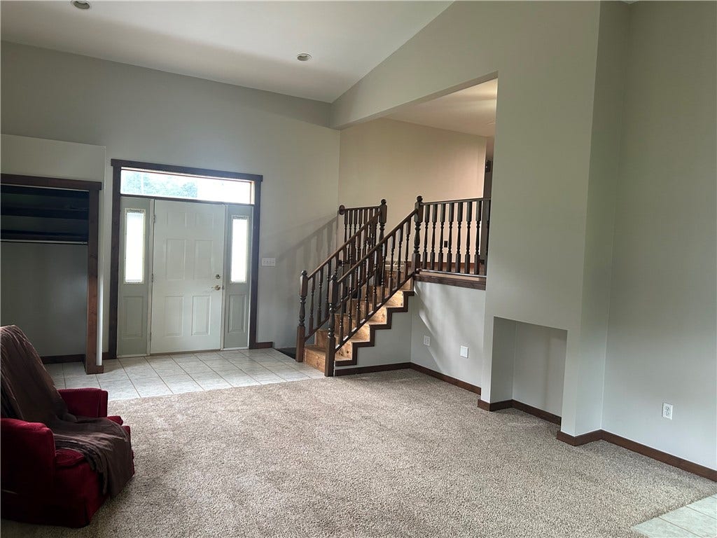 328 Adelaide Rd, Connellsville, PA 15425