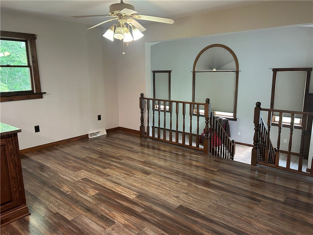 328 Adelaide Rd, Connellsville, PA 15425