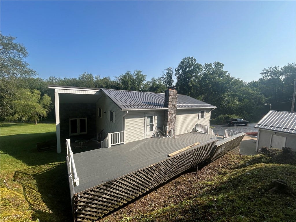 328 Adelaide Rd, Connellsville, PA 15425