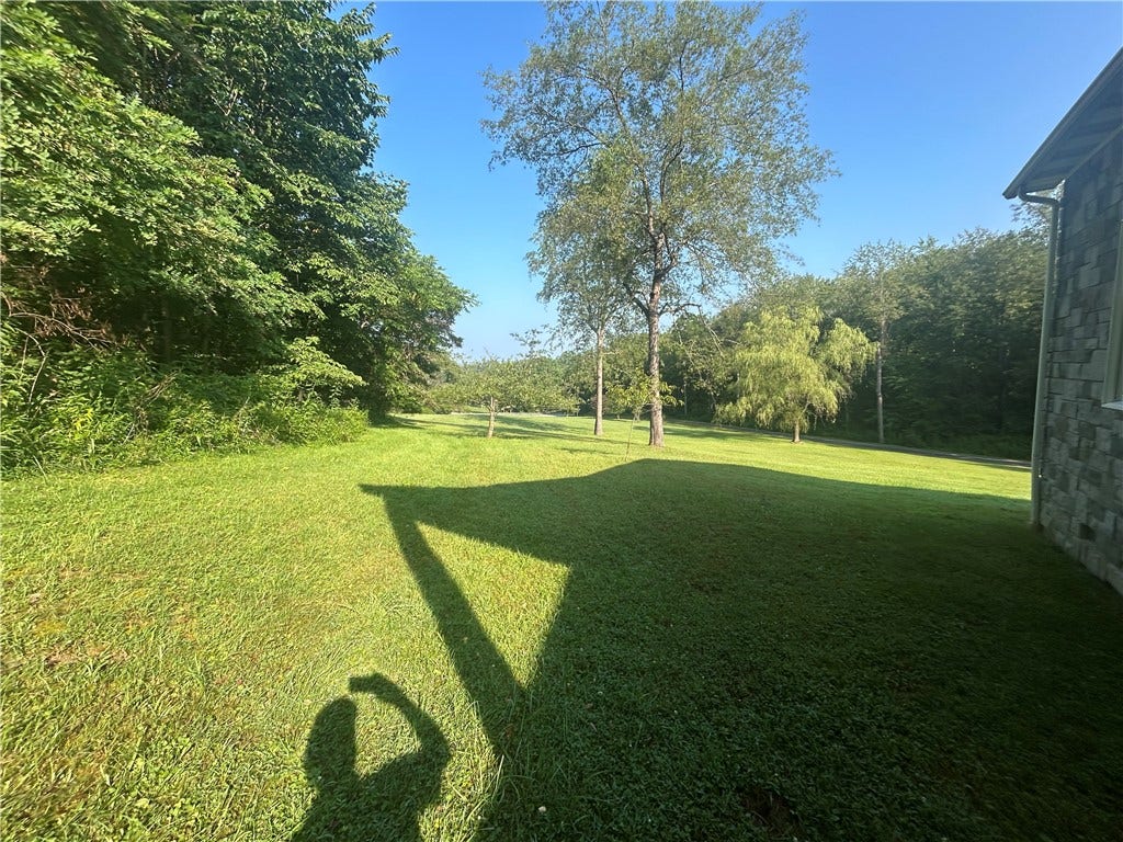328 Adelaide Rd, Connellsville, PA 15425