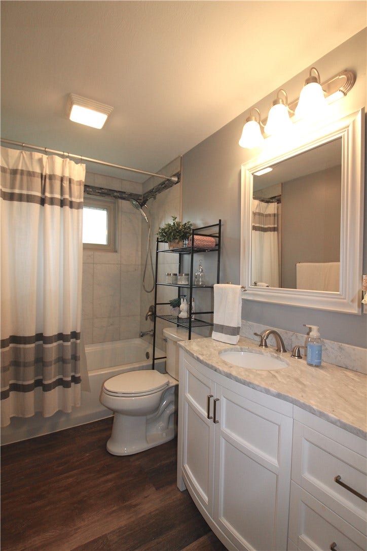 Main floor full bath
