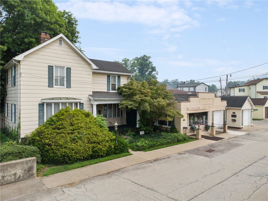 305-307 S 6TH ST, West Newton, PA 15089
