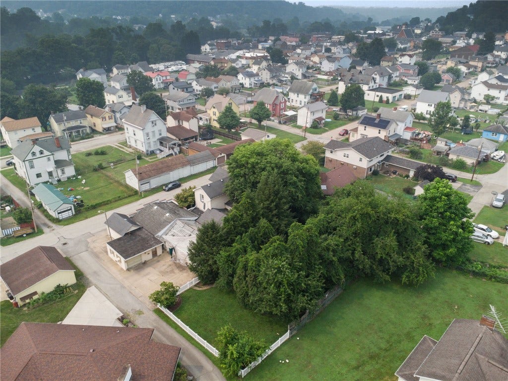 305-307 S 6TH ST, West Newton, PA 15089