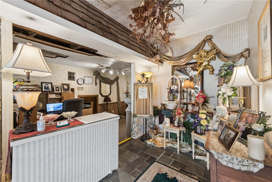 305-307 S 6TH ST, West Newton, PA 15089
