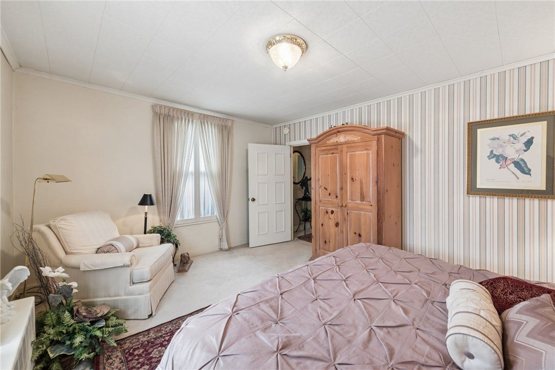 305-307 S 6TH ST, West Newton, PA 15089