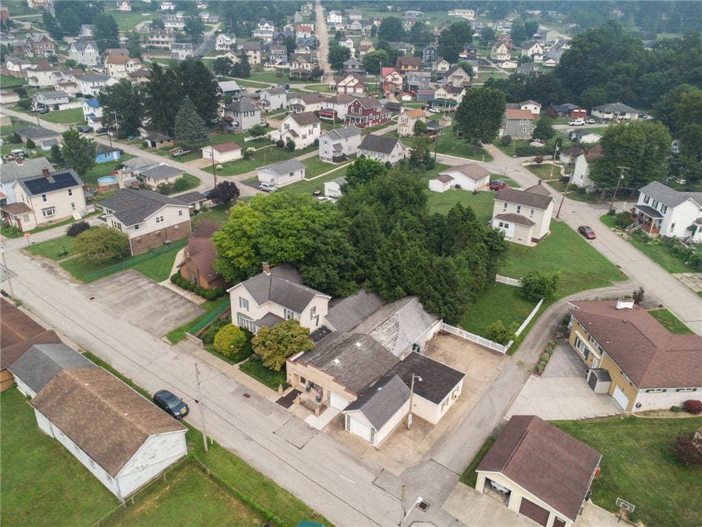 305-307 S 6TH ST, West Newton, PA 15089