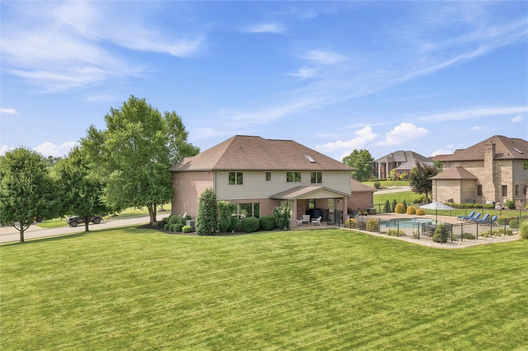 So Much Space for Relaxing and Entertaining!