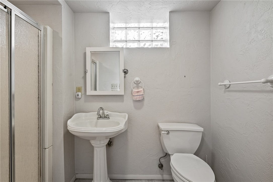 offers a step in shower as well