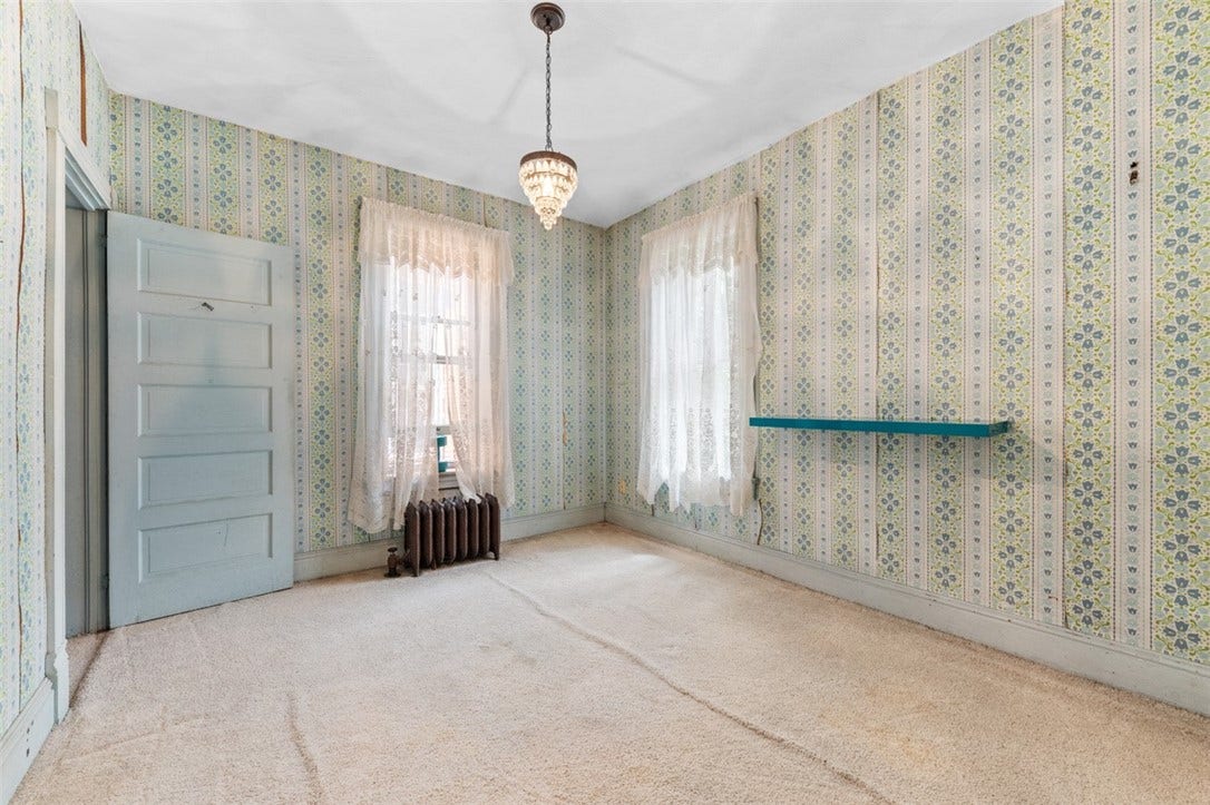 111 W Fayette St, Connellsville, PA 15425