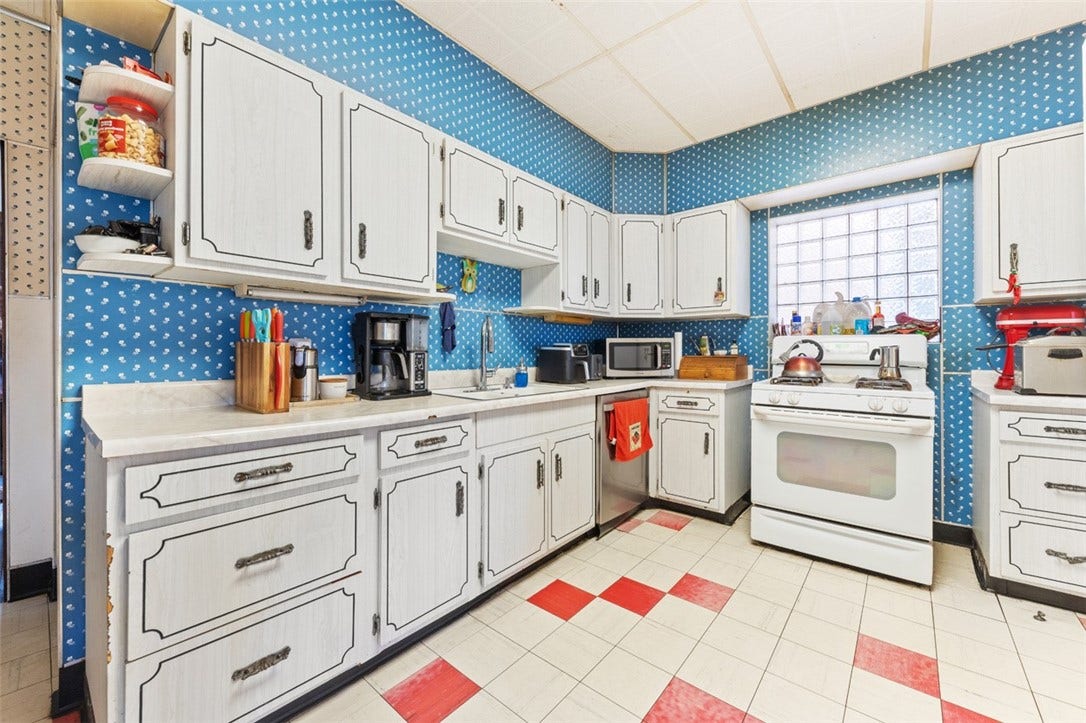 111 W Fayette St, Connellsville, PA 15425
