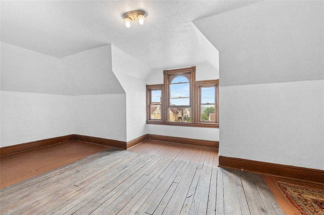 111 W Fayette St, Connellsville, PA 15425