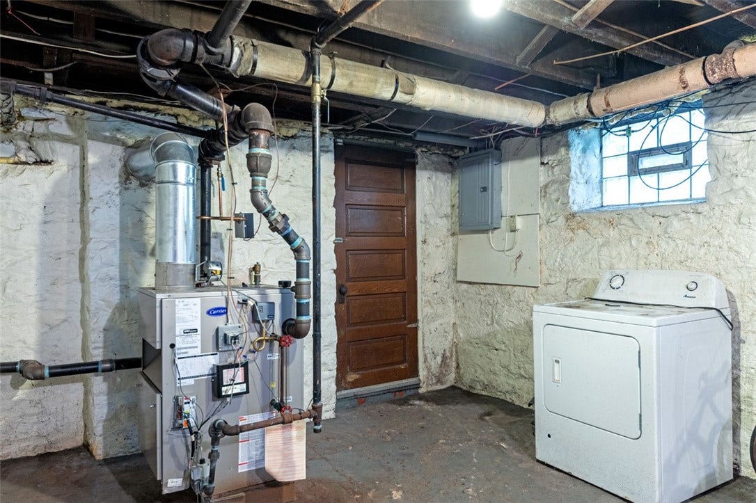 111 W Fayette St, Connellsville, PA 15425