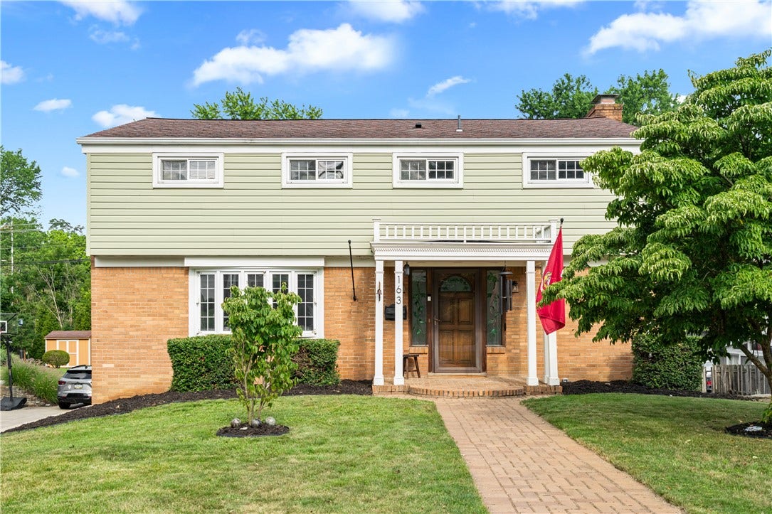 163 Spartan Dr, Bethel Park, PA 15102