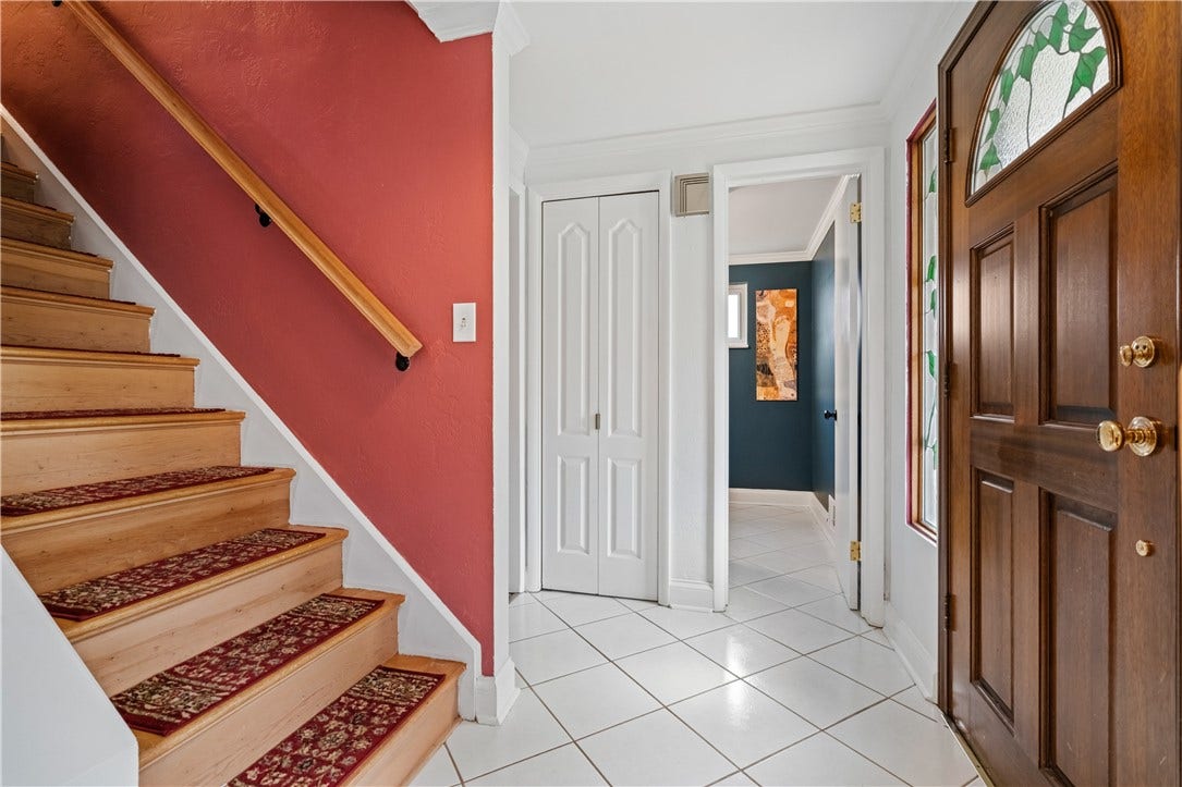 163 Spartan Dr, Bethel Park, PA 15102