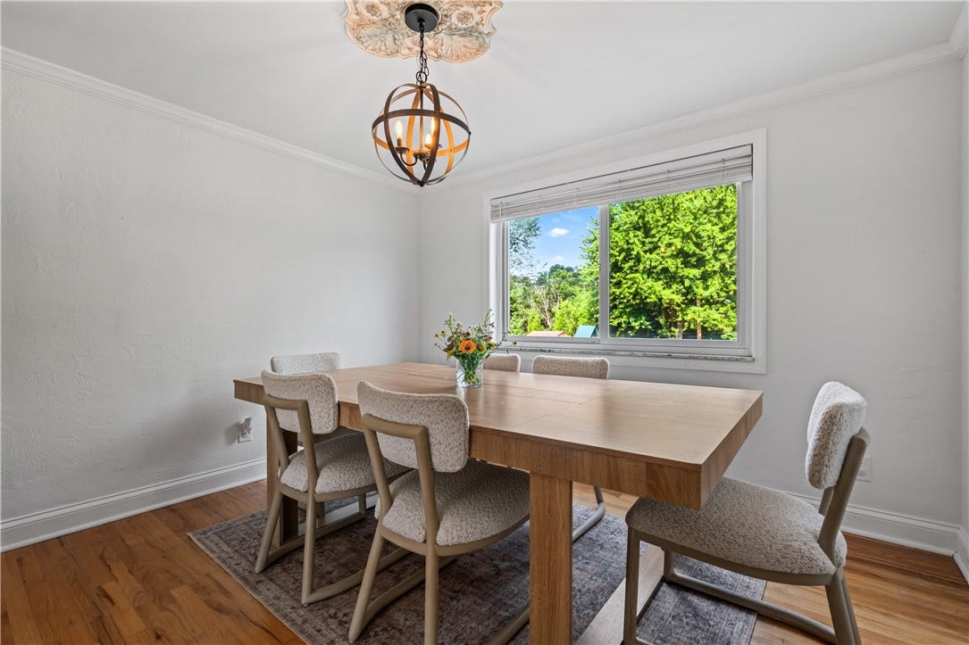 163 Spartan Dr, Bethel Park, PA 15102