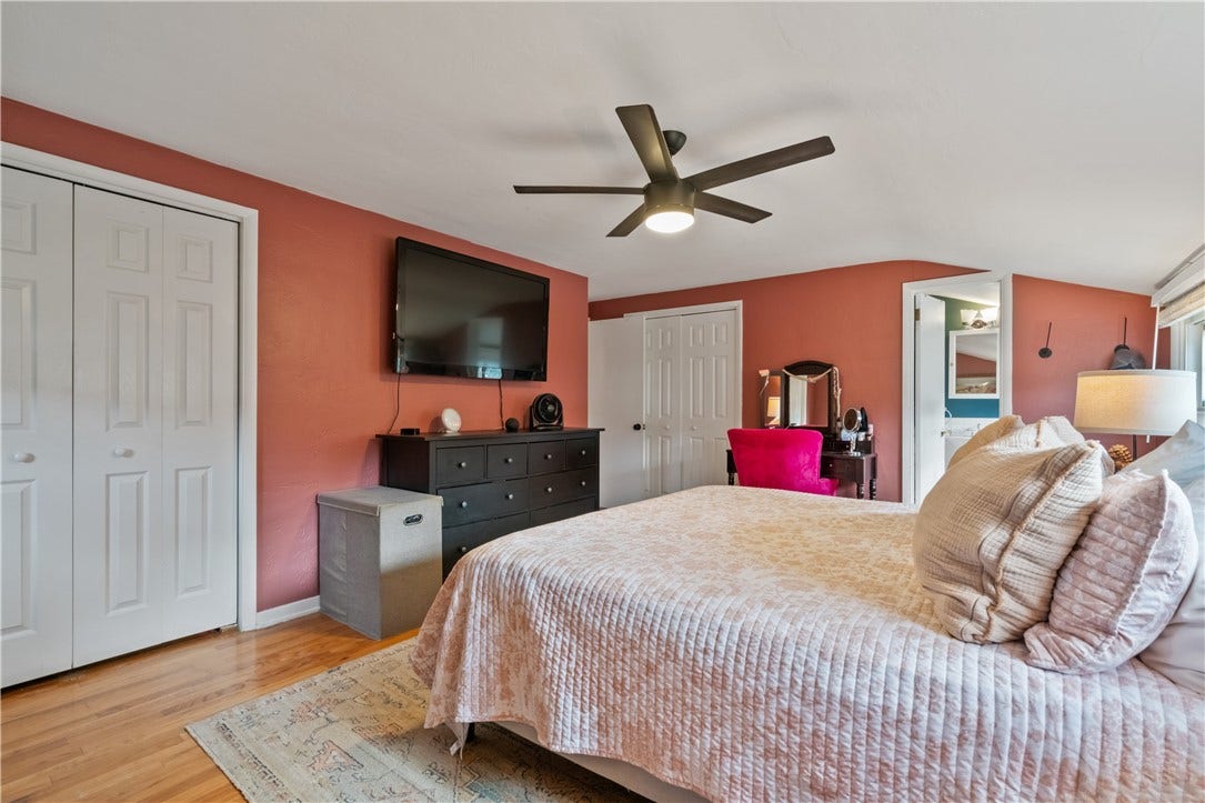 163 Spartan Dr, Bethel Park, PA 15102