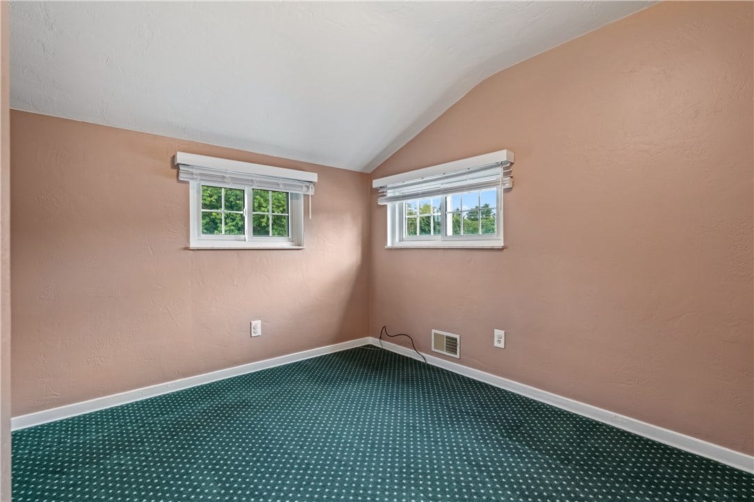 163 Spartan Dr, Bethel Park, PA 15102