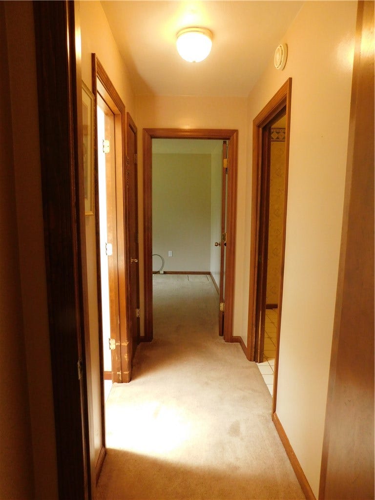 321 Meadowlark Dr, Uniontown, PA 15401